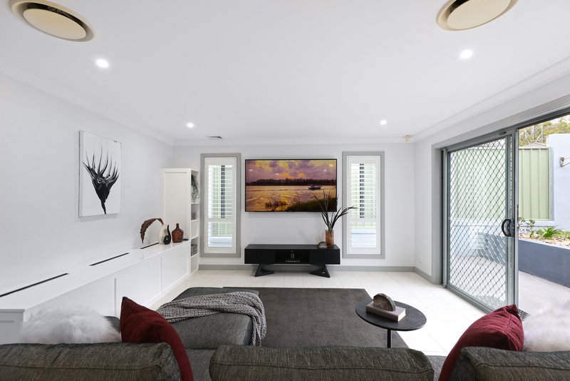 Photo - 22 Osprey Avenue, Glenmore Park NSW 2745 - Image 11