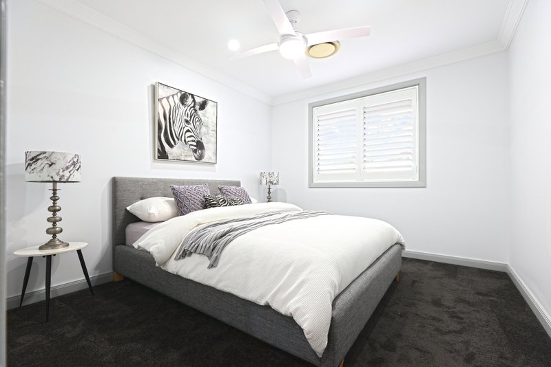 Photo - 22 Osprey Avenue, Glenmore Park NSW 2745 - Image 15