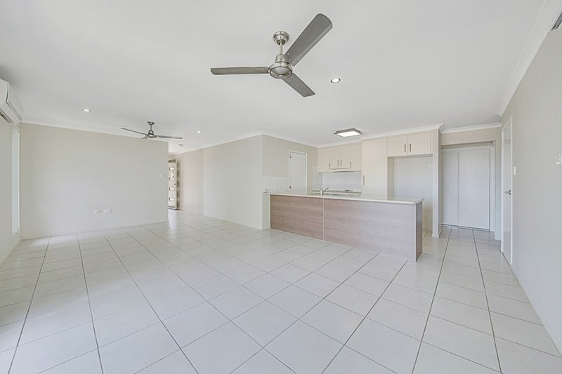 Photo - 22 Ouston Place, South Gladstone QLD 4680 - Image 2