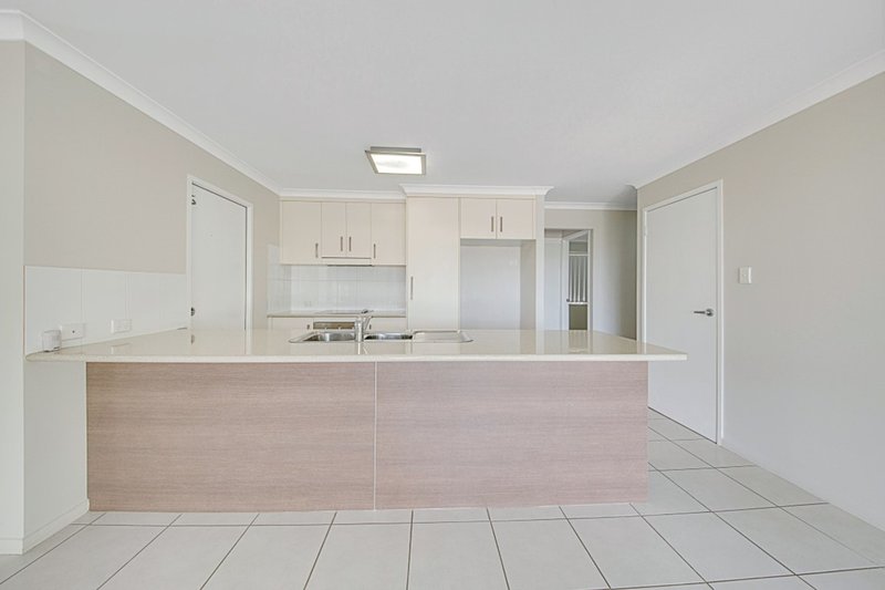 Photo - 22 Ouston Place, South Gladstone QLD 4680 - Image 5