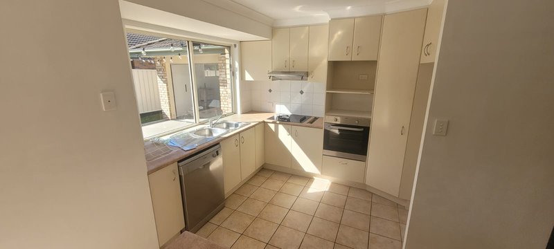 Photo - 22 Oxford Close, Sippy Downs QLD 4556 - Image 6