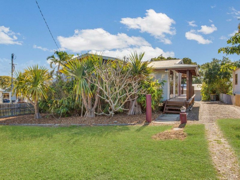 Photo - 22 Pacific Avenue, Tannum Sands QLD 4680 - Image 15