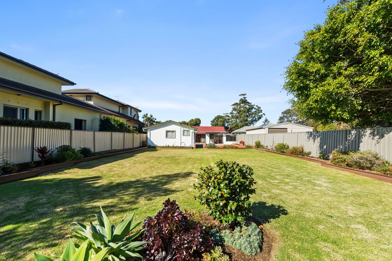 Photo - 22 Park Rd , Bellambi NSW 2518 - Image 2