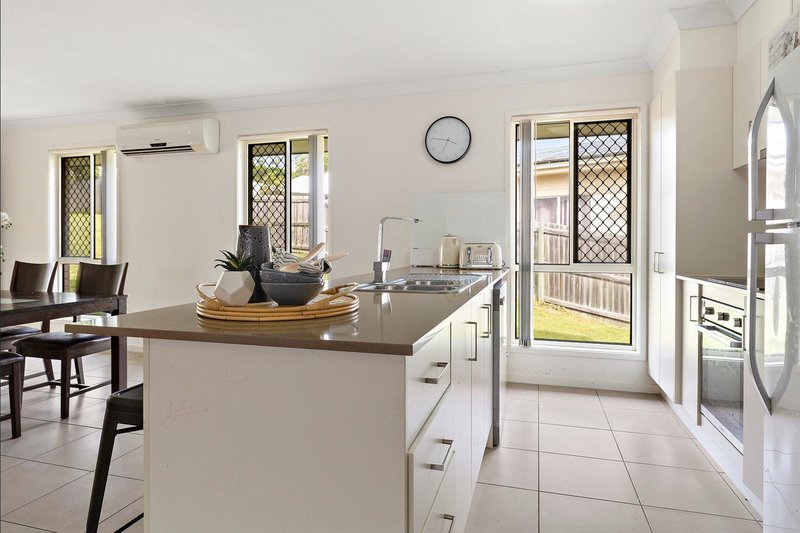 Photo - 22 Parkfront Terrace, Waterford QLD 4133 - Image 2