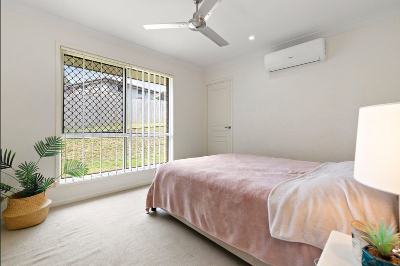 Photo - 22 Parkfront Terrace, Waterford QLD 4133 - Image 5