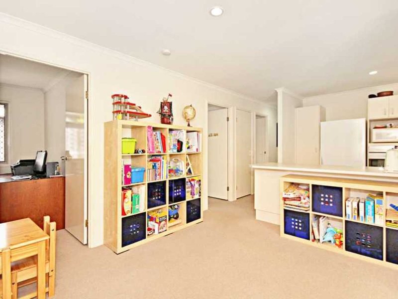 Photo - 22 Parkside Circuit, Robina QLD 4226 - Image 8