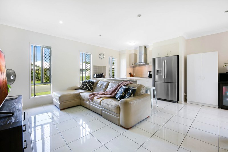 Photo - 22 Parkvista Circuit, Coomera QLD 4209 - Image 3