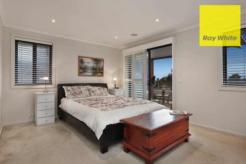 Photo - 22 Parkwood Terrace, Point Cook VIC 3030 - Image 7