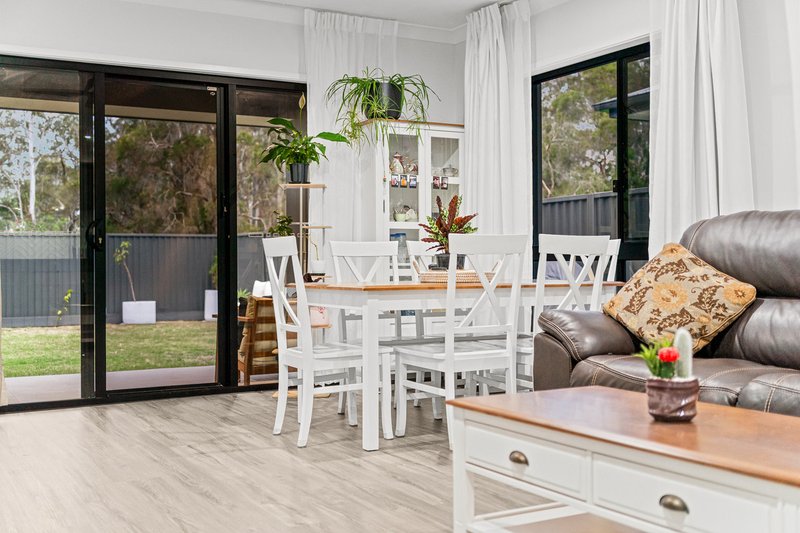 Photo - 22 Pembridge Place, Pallara QLD 4110 - Image 3