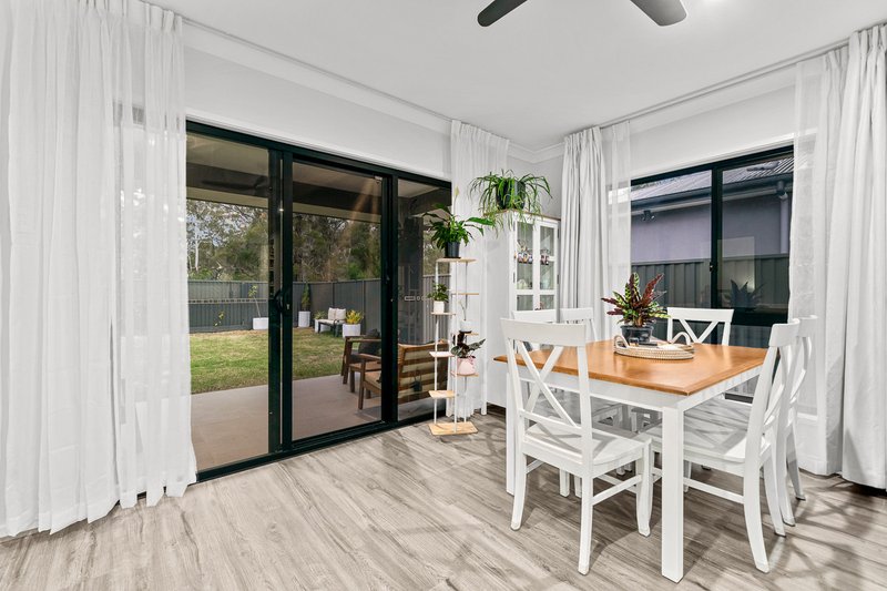 Photo - 22 Pembridge Place, Pallara QLD 4110 - Image 6