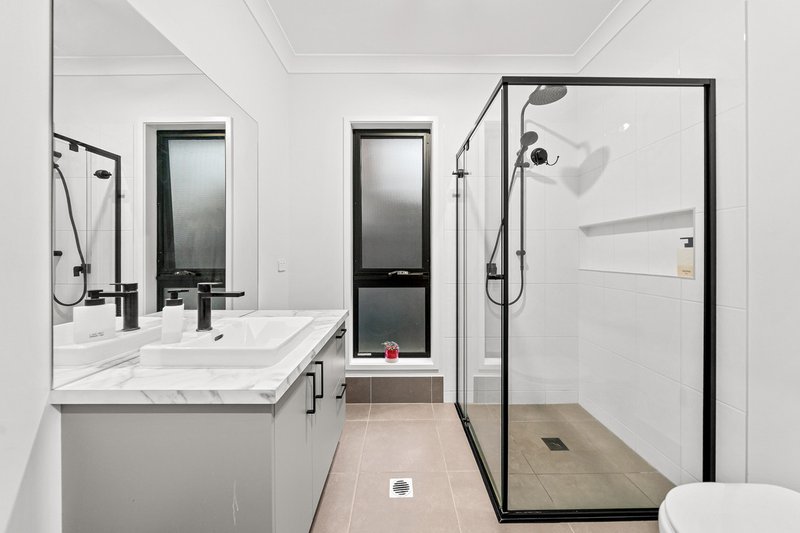 Photo - 22 Pembridge Place, Pallara QLD 4110 - Image 11