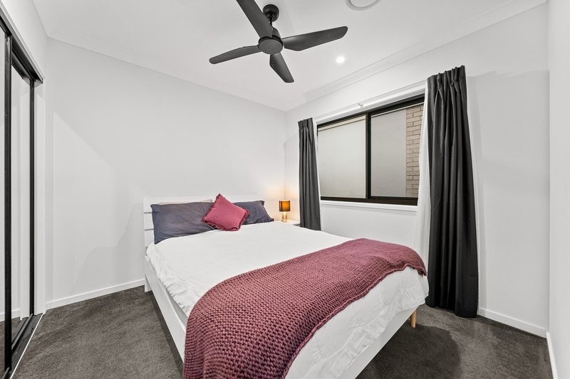 Photo - 22 Pembridge Place, Pallara QLD 4110 - Image 12