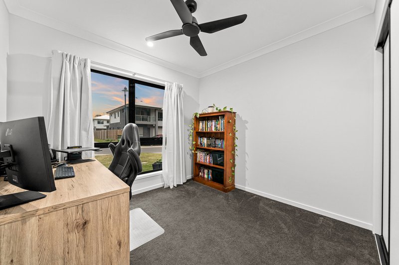 Photo - 22 Pembridge Place, Pallara QLD 4110 - Image 14