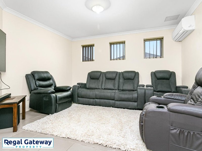 Photo - 22 Peppermint Gardens, Aubin Grove WA 6164 - Image 3