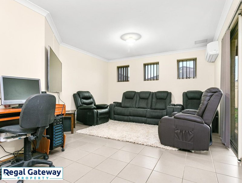 Photo - 22 Peppermint Gardens, Aubin Grove WA 6164 - Image 4