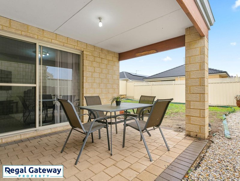 Photo - 22 Peppermint Gardens, Aubin Grove WA 6164 - Image 12