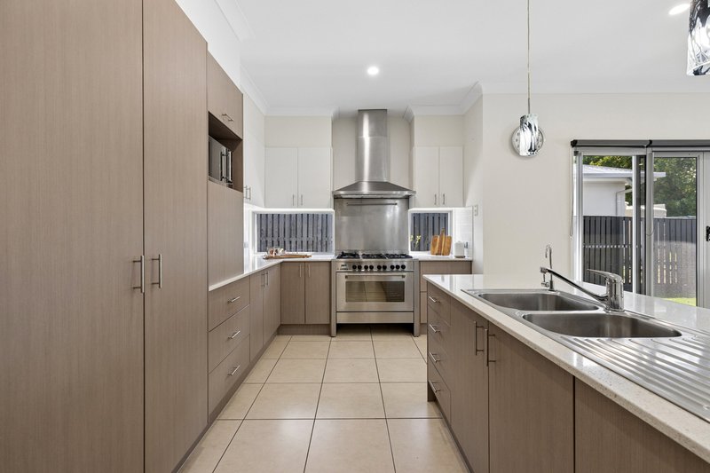 Photo - 22 Peregrine Crescent, Coomera QLD 4209 - Image 10