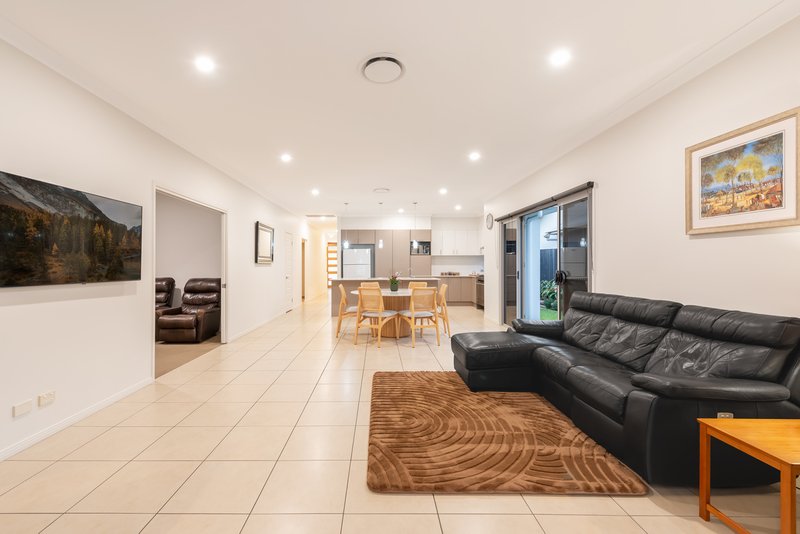 Photo - 22 Peregrine Crescent, Coomera QLD 4209 - Image 12