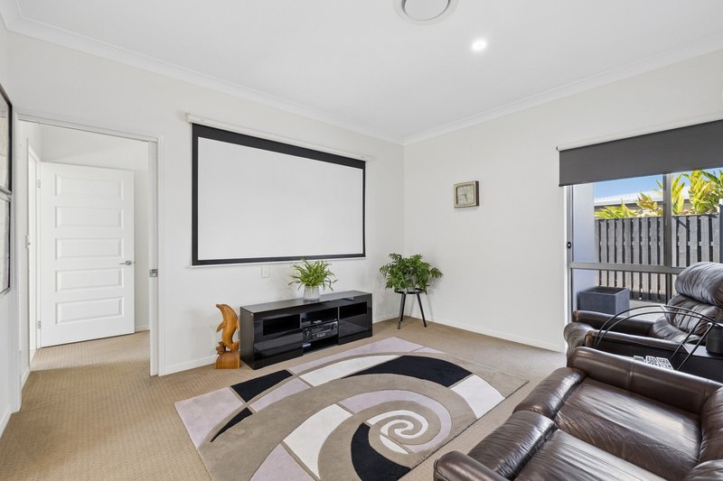 Photo - 22 Peregrine Crescent, Coomera QLD 4209 - Image 20