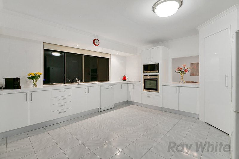 Photo - 22 Petrina Street, Eight Mile Plains QLD 4113 - Image 2