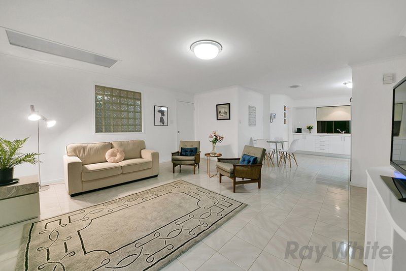 Photo - 22 Petrina Street, Eight Mile Plains QLD 4113 - Image 3