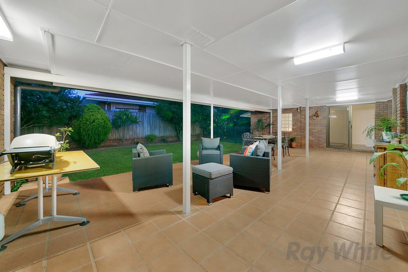 Photo - 22 Petrina Street, Eight Mile Plains QLD 4113 - Image 16