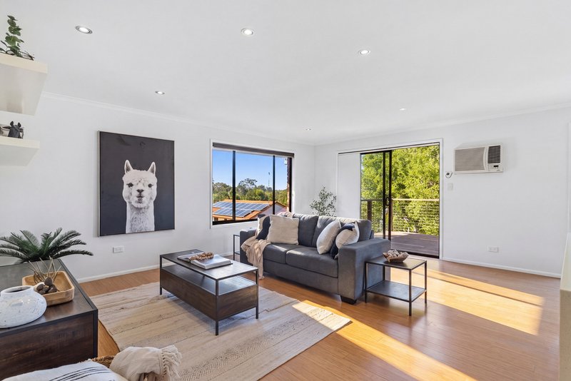 Photo - 22 Pinkwood Drive, Ashmore QLD 4214 - Image 7