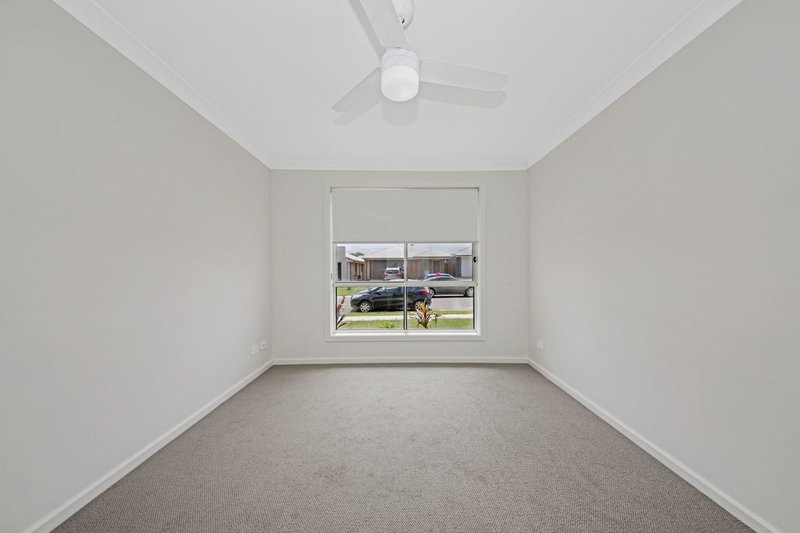 Photo - 22 Polo Street, Logan Reserve QLD 4133 - Image 5