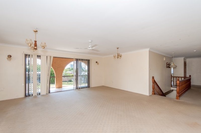 Photo - 22 Potter Street, Clinton QLD 4680 - Image 4