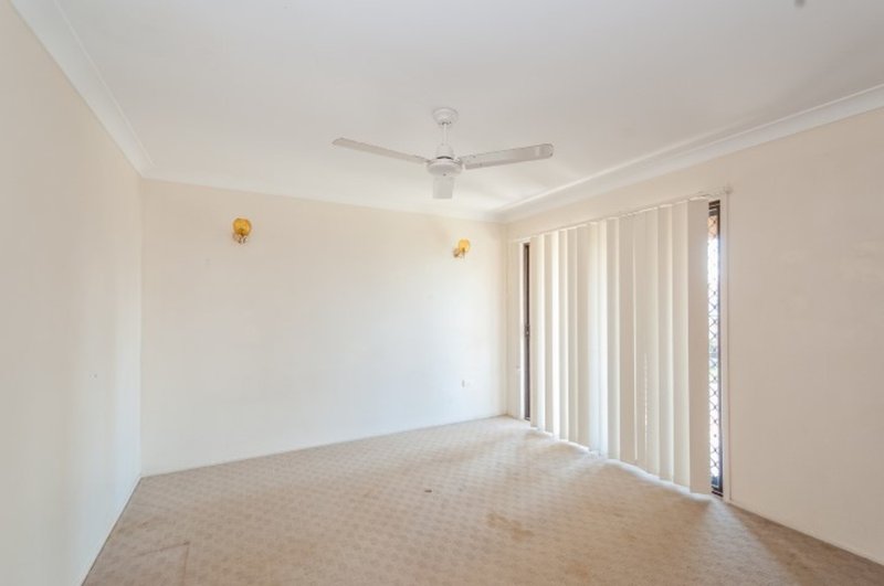 Photo - 22 Potter Street, Clinton QLD 4680 - Image 8