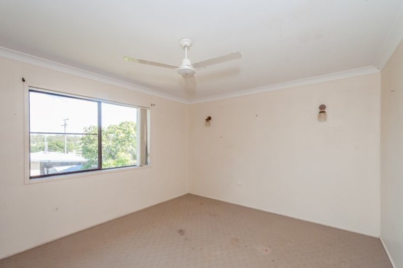 Photo - 22 Potter Street, Clinton QLD 4680 - Image 11