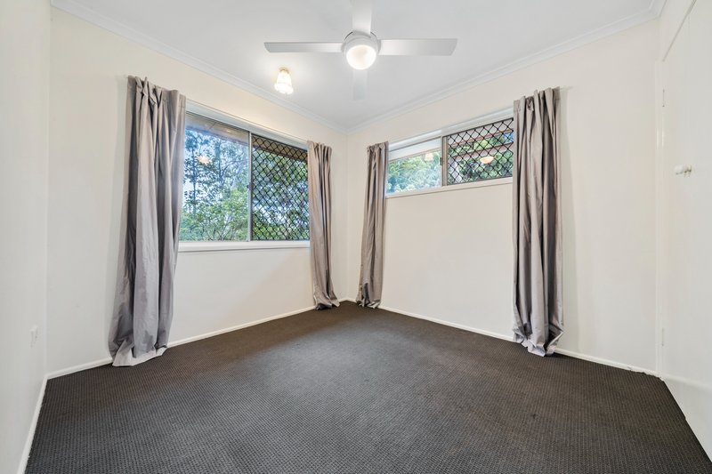 Photo - 22 Quarrian Crescent, Beenleigh QLD 4207 - Image 7