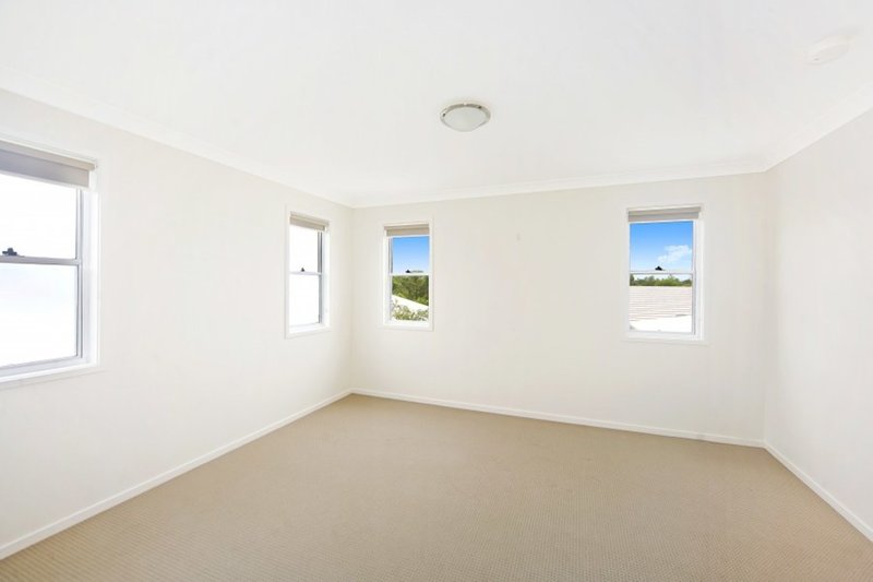 Photo - 2/2 Quinine Crescent, Mountain Creek QLD 4557 - Image 7