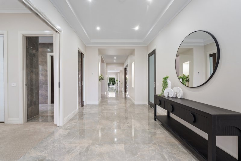 Photo - 22 Quixley Grove, Wantirna VIC 3152 - Image 2