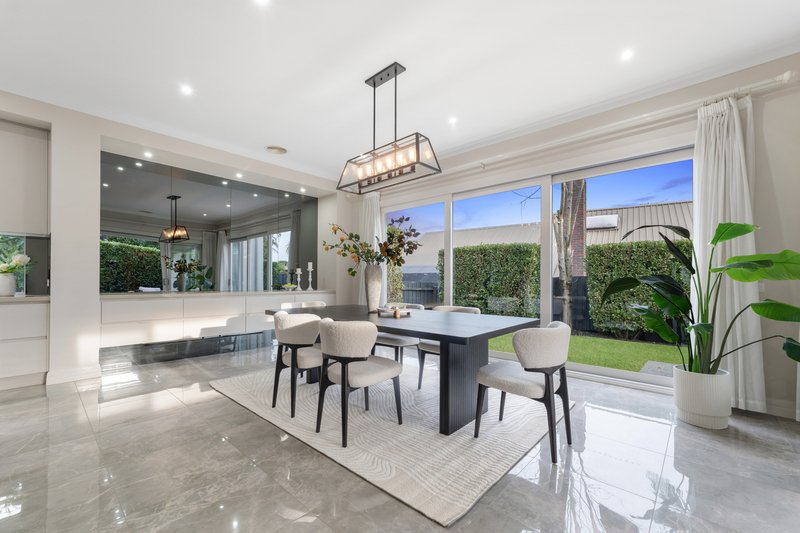 Photo - 22 Quixley Grove, Wantirna VIC 3152 - Image 7