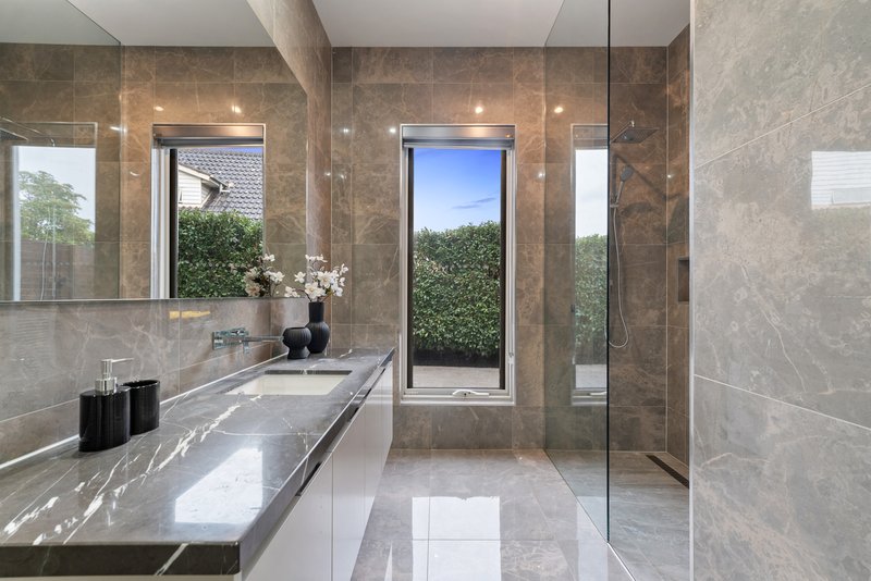 Photo - 22 Quixley Grove, Wantirna VIC 3152 - Image 11