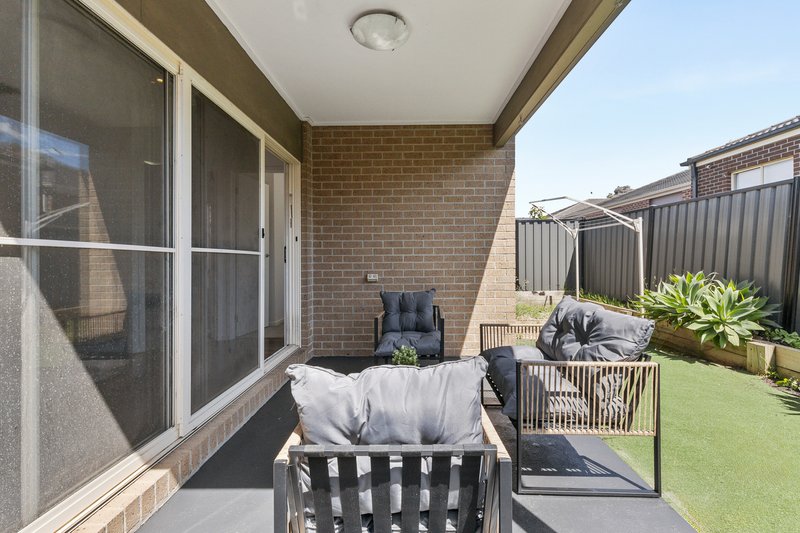 Photo - 22 Rainham Avenue, Craigieburn VIC 3064 - Image 15