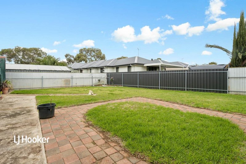 Photo - 22 Ramsay Way, Para Hills West SA 5096 - Image 11