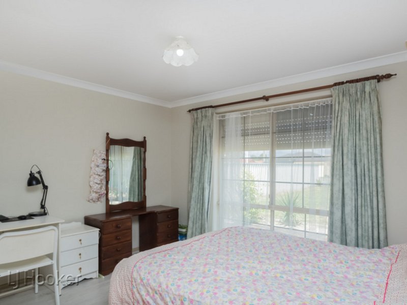 Photo - 22 Redcliffe Street, East Cannington WA 6107 - Image 15