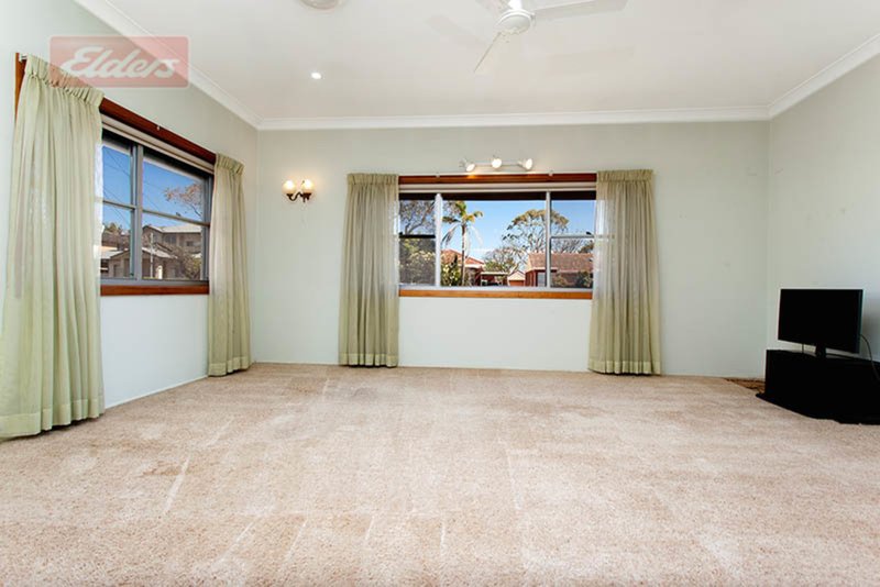 Photo - 22 Renown Avenue, Miranda NSW 2228 - Image 2