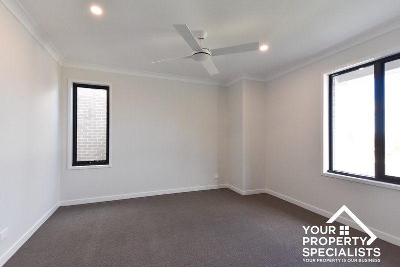 Photo - 22 Renwick Street, Catherine Field NSW 2557 - Image 4