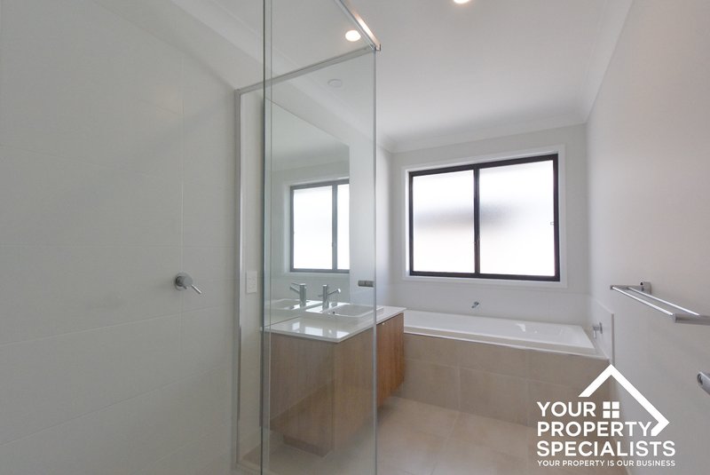 Photo - 22 Renwick Street, Catherine Field NSW 2557 - Image 9