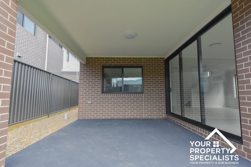 Photo - 22 Renwick Street, Catherine Field NSW 2557 - Image 11