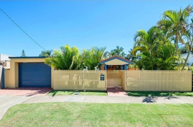 Photo - 22 Reynolds Avenue, Labrador QLD 4215 - Image 3