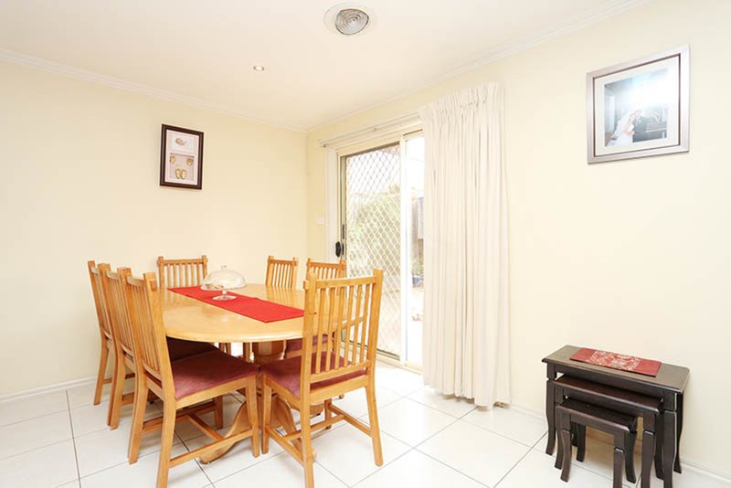 Photo - 22 Rhine Drive, Roxburgh Park VIC 3064 - Image 5