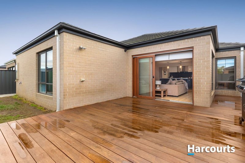 Photo - 22 Rhynhurst Street, Clyde North VIC 3978 - Image 11