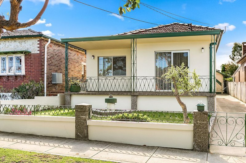 Photo - 22 Rickard Street, Rodd Point NSW 2046 - Image 1