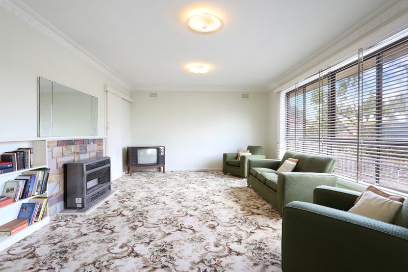 Photo - 22 Ridgeway Avenue, Glenroy VIC 3046 - Image 3