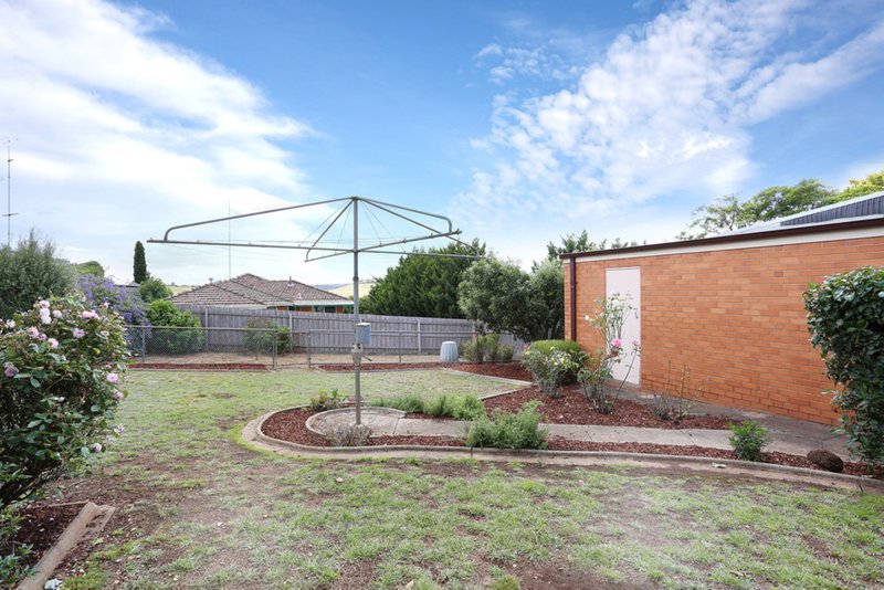 Photo - 22 Ridgeway Avenue, Glenroy VIC 3046 - Image 10