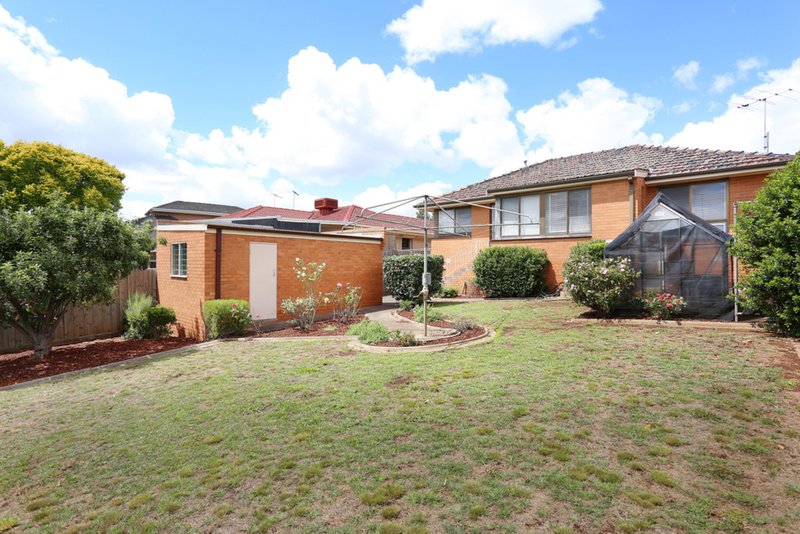 Photo - 22 Ridgeway Avenue, Glenroy VIC 3046 - Image 11